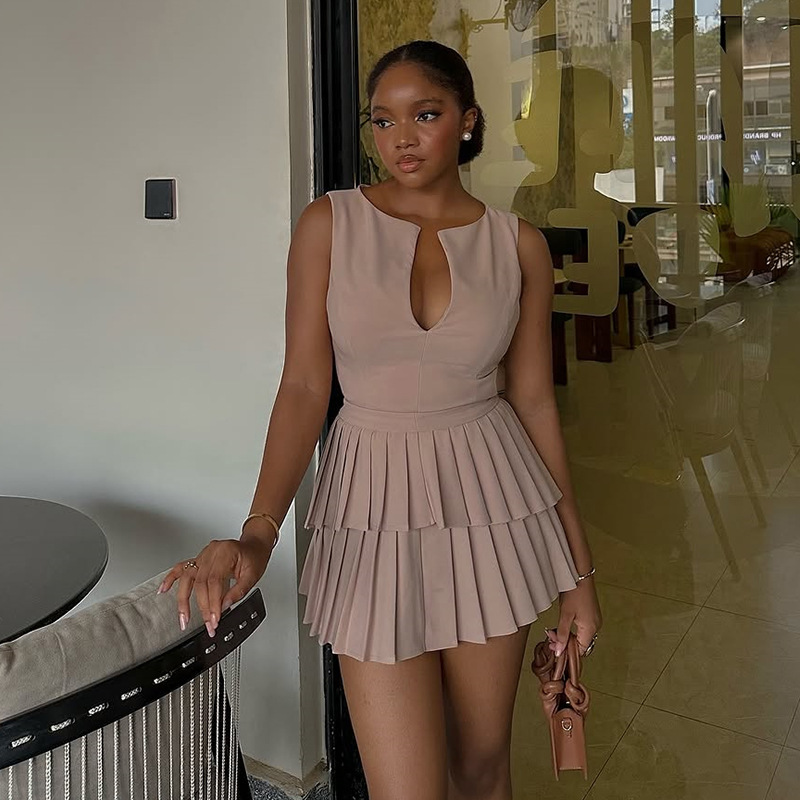 European and American cross-border women's clothing 2025 summer fresh, sweet and fashionable V-neck high waist slimming pleated A-line dress short skirt European and American cross-border women's clothing 2025 summer fresh, sweet and fashionable V-neck high waist slimming pleated A-line dress short skirt