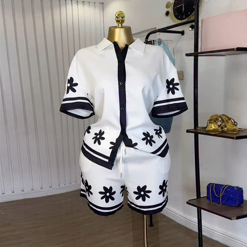 European and American Cross border Women's Clothing 2025 Summer New Style Fashion Collar Color blocked Printed Shirt Wide Leg Shorts Casual Set