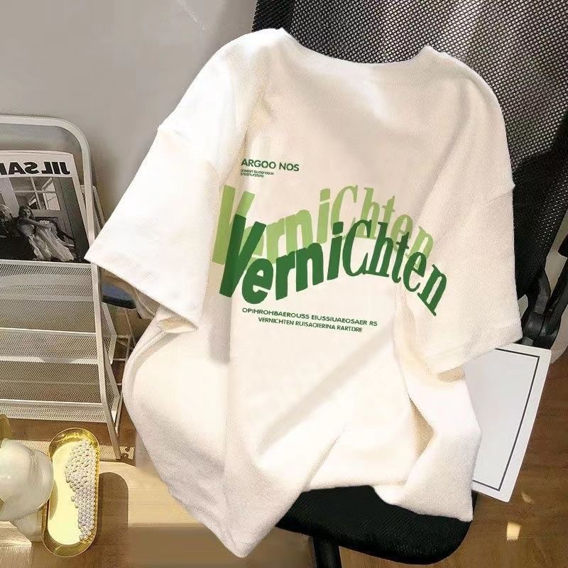 Little Fresh Strawberry Bear White Summer Short sleeved T-shirt for Men and Women Loose Korean Versatile Youth Retro Top Couple Little Fresh Strawberry Bear White Summer Short sleeved T-shirt for Men and Women Loose Korean Versatile Youth Retro Top Couple