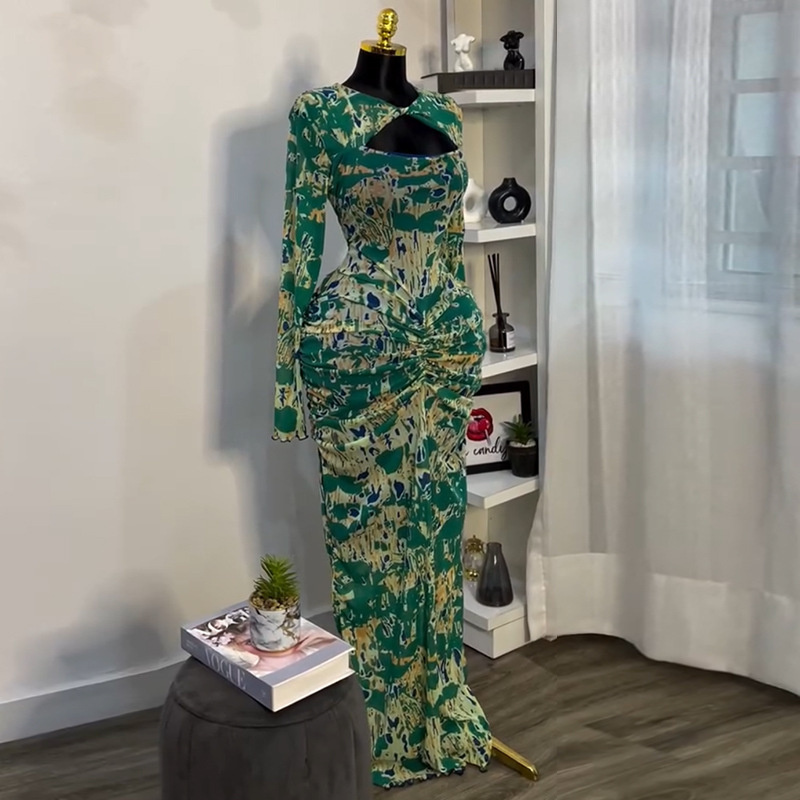 In stock 2025 cross-border European and American style printed long sleeved hollow pleated high waisted sexy vacation dress long skirt In stock 2025 cross-border European and American style printed long sleeved hollow pleated high waisted sexy vacation dress long skirt