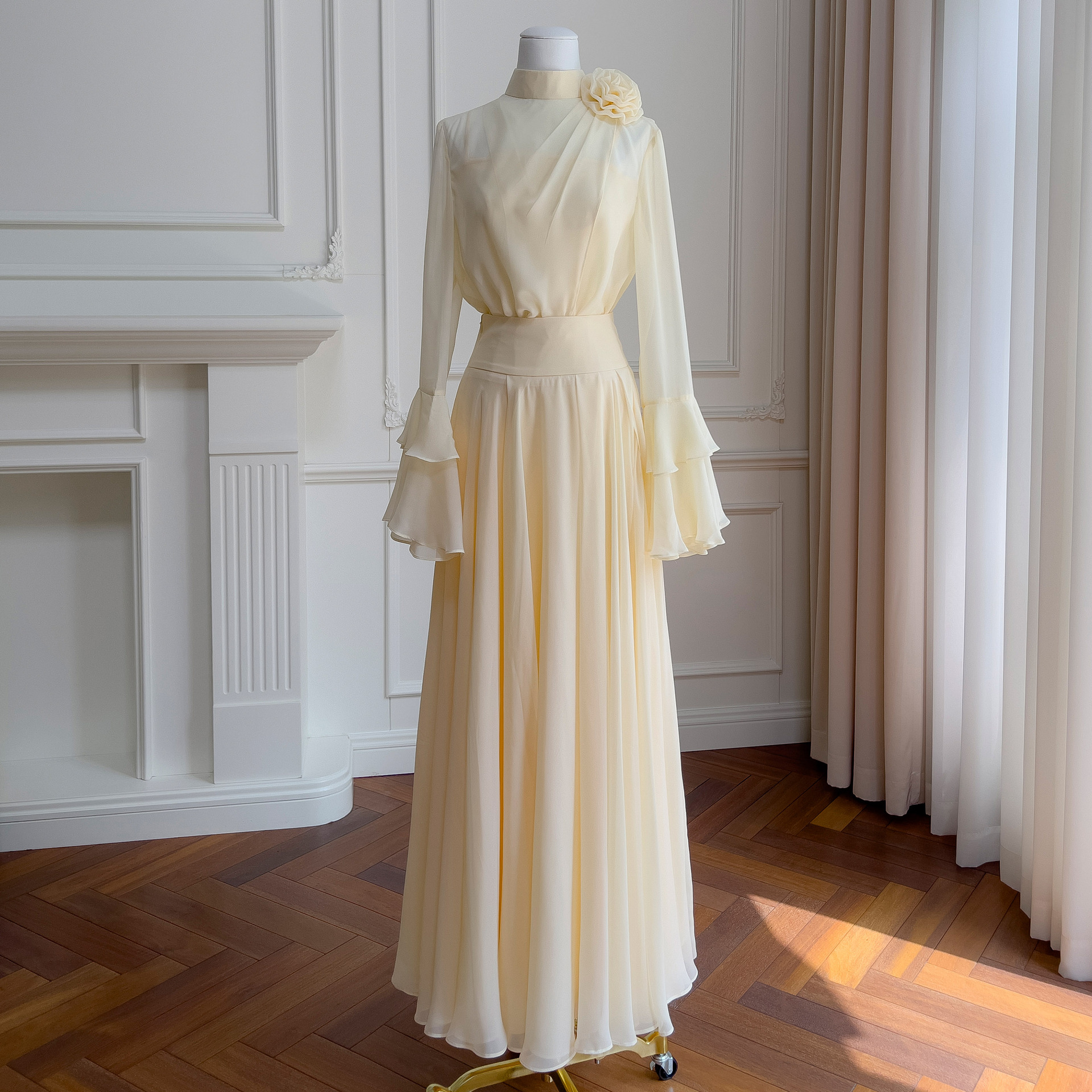 Autumn elegant and gentle style small shirt top for women, paired with half length long skirt, vacation photography fashion 71444+51363