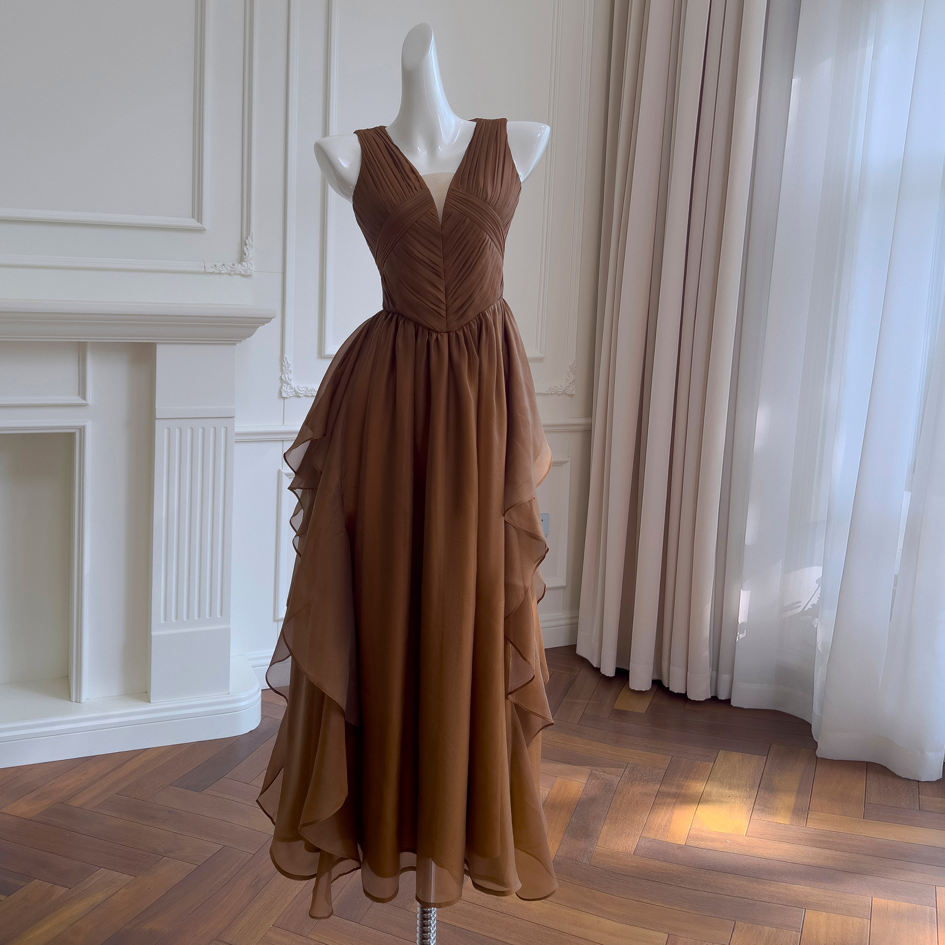 Temperament backless dress elegant summer new style vacation gentle long skirt French sleeveless waist cinched women 69282