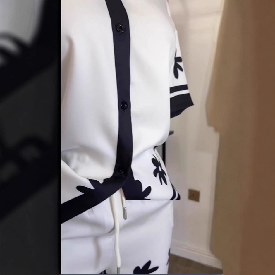 Spot 2025 European and American Cross border Women's Fashion Collar Color blocked Printed Shirt Wide Leg Shorts Casual Set Spot 2025 European and American Cross border Women's Fashion Collar Color blocked Printed Shirt Wide Leg Shorts Casual Set