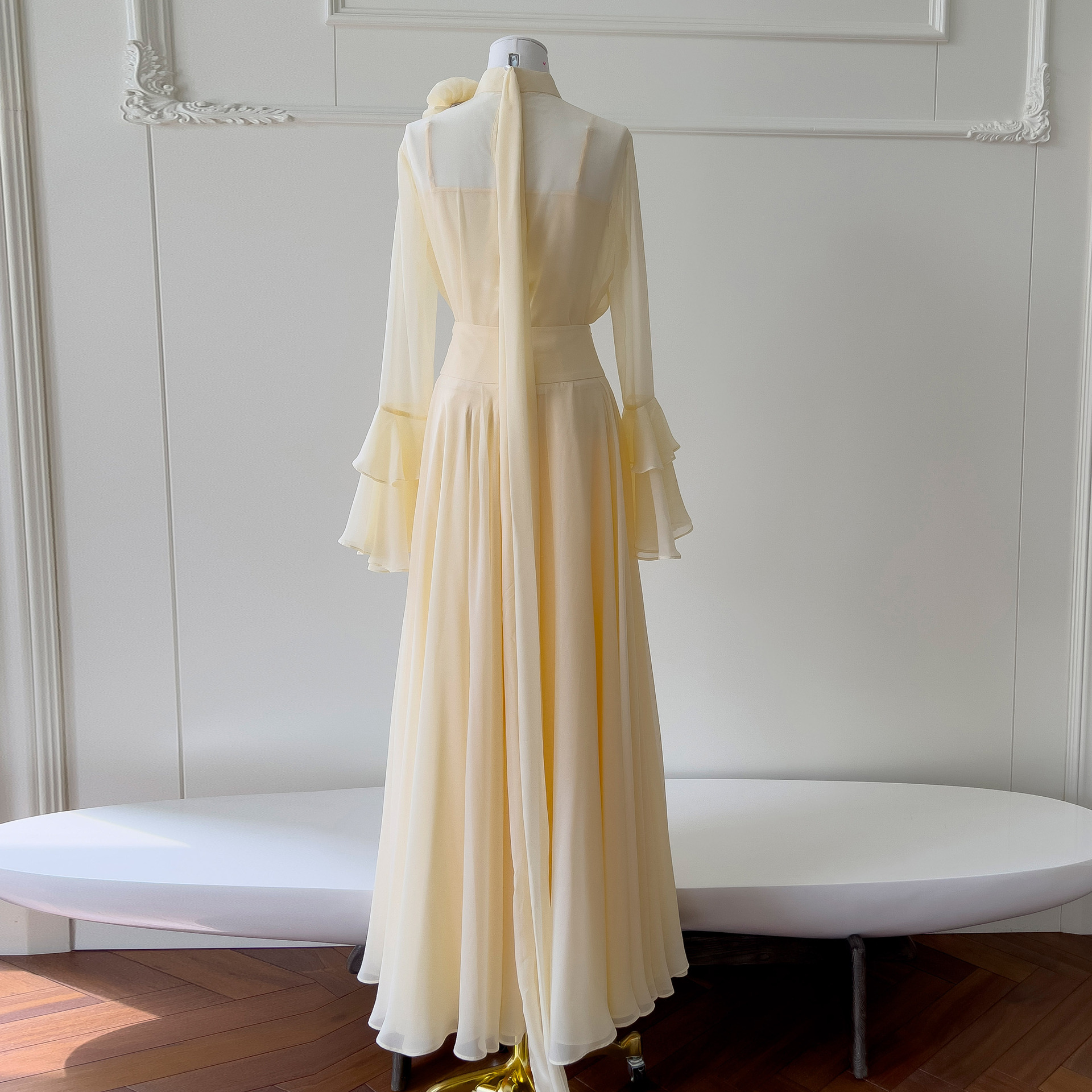 Autumn elegant and gentle style small shirt top for women, paired with half length long skirt, vacation photography fashion 71444+51363 Autumn elegant and gentle style small shirt top for women, paired with half length long skirt, vacation photography fashion 71444+51363