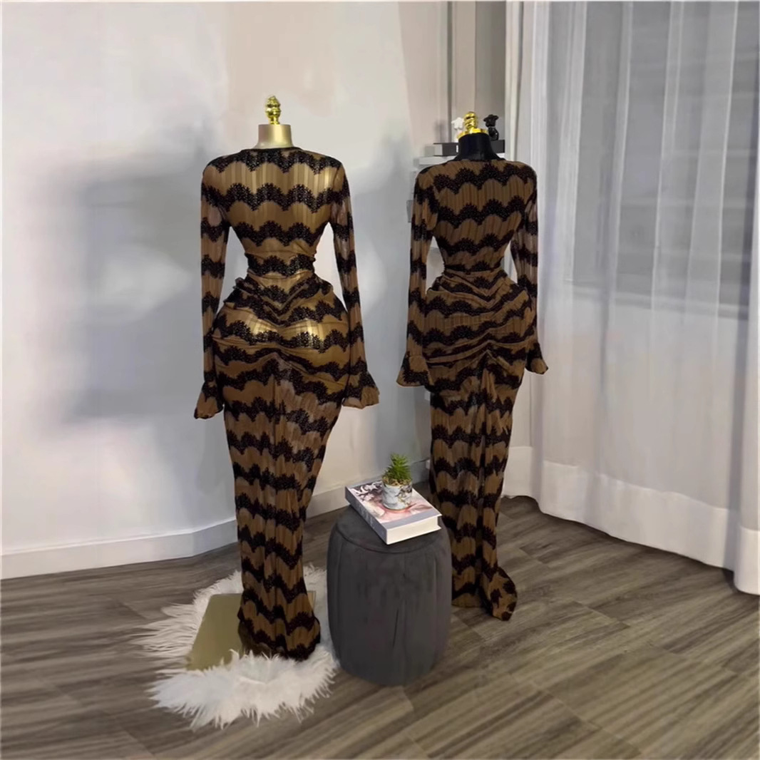 In stock 2025 cross-border European and American striped long sleeved pleated high waisted sexy vacation dress, long skirt 2 pieces including interior In stock 2025 cross-border European and American striped long sleeved pleated high waisted sexy vacation dress, long skirt 2 pieces including interior