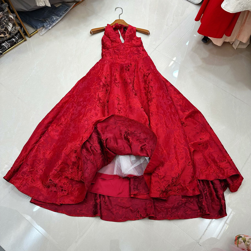 Thirteen lines Australian French niche sexy hanging neck backless lace up waist fish bone dress long skirt A1 # 8008 Thirteen lines Australian French niche sexy hanging neck backless lace up waist fish bone dress long skirt A1 # 8008