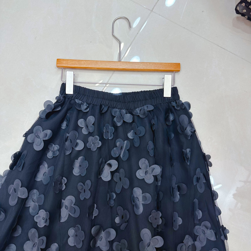 Thirteen Rows Australian niche new product dark three-dimensional flower mesh splicing elastic waist A-line skirt A2 # 8505 Thirteen Rows Australian niche new product dark three-dimensional flower mesh splicing elastic waist A-line skirt A2 # 8505