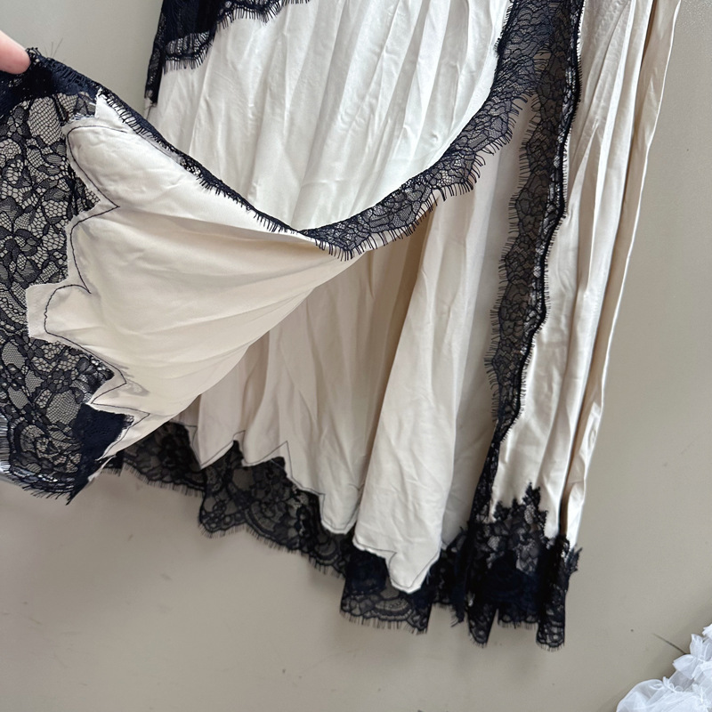 Thirteen Rows Australia's new niche designer style lace embroidery patchwork skirt with elegant charm C1 # 1395 Thirteen Rows Australia's new niche designer style lace embroidery patchwork skirt with elegant charm C1 # 1395