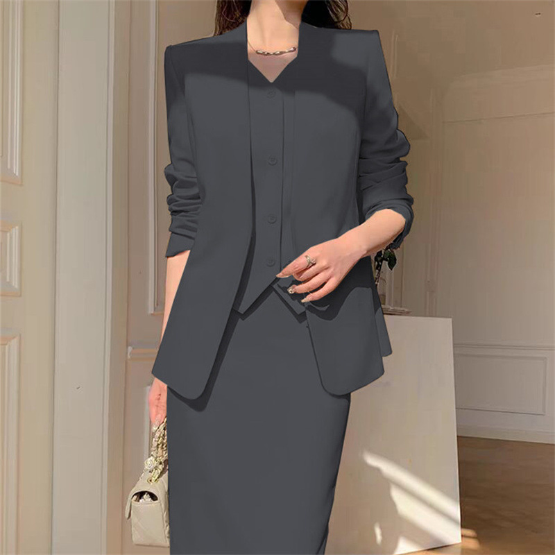 Large size suit set for women in spring and autumn, with a slim and loose fit, suitable for casual commuting, professional attire, and temperament. Two piece suit for women Large size suit set for women in spring and autumn, with a slim and loose fit, suitable for casual commuting, professional attire, and temperament. Two piece suit for women