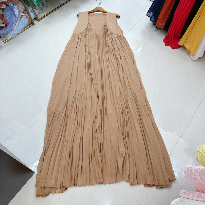 Thirteen line banquet socialite temperament sexy V-neck shoulder strap pleated skirt loose big swing dress long skirt C2 # 2573 Thirteen line banquet socialite temperament sexy V-neck shoulder strap pleated skirt loose big swing dress long skirt C2 # 2573