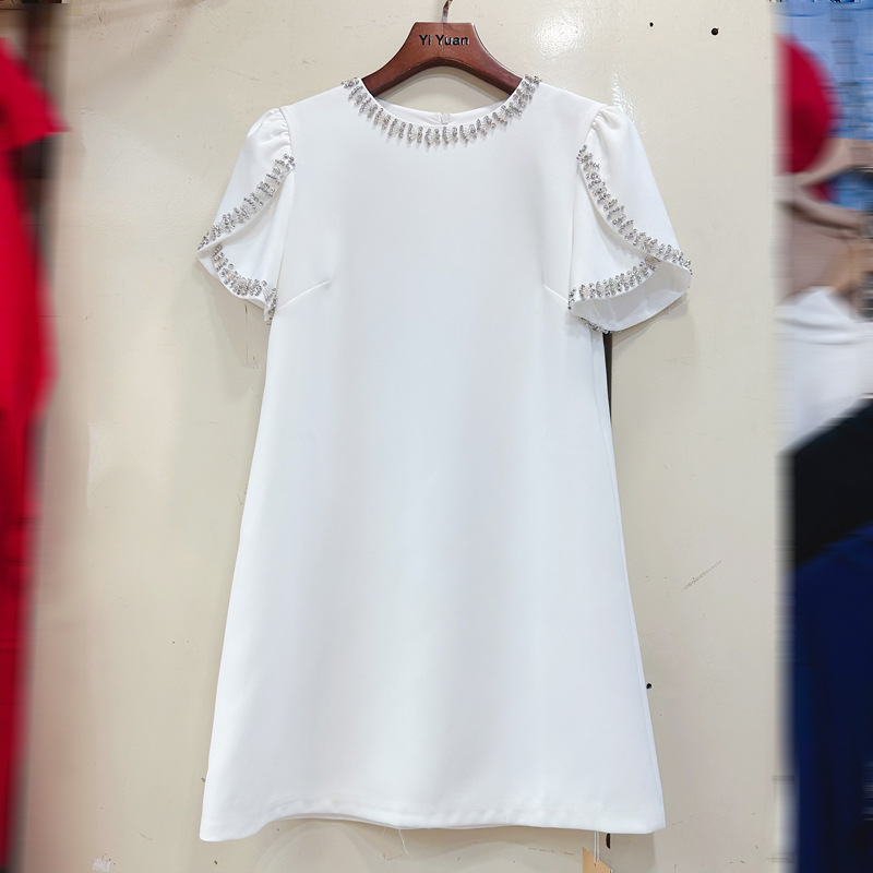 Thirteen line Australian niche dress new round neck diamond studded patchwork design solid color short skirt gift skirt A2 # 8370 Thirteen line Australian niche dress new round neck diamond studded patchwork design solid color short skirt gift skirt A2 # 8370