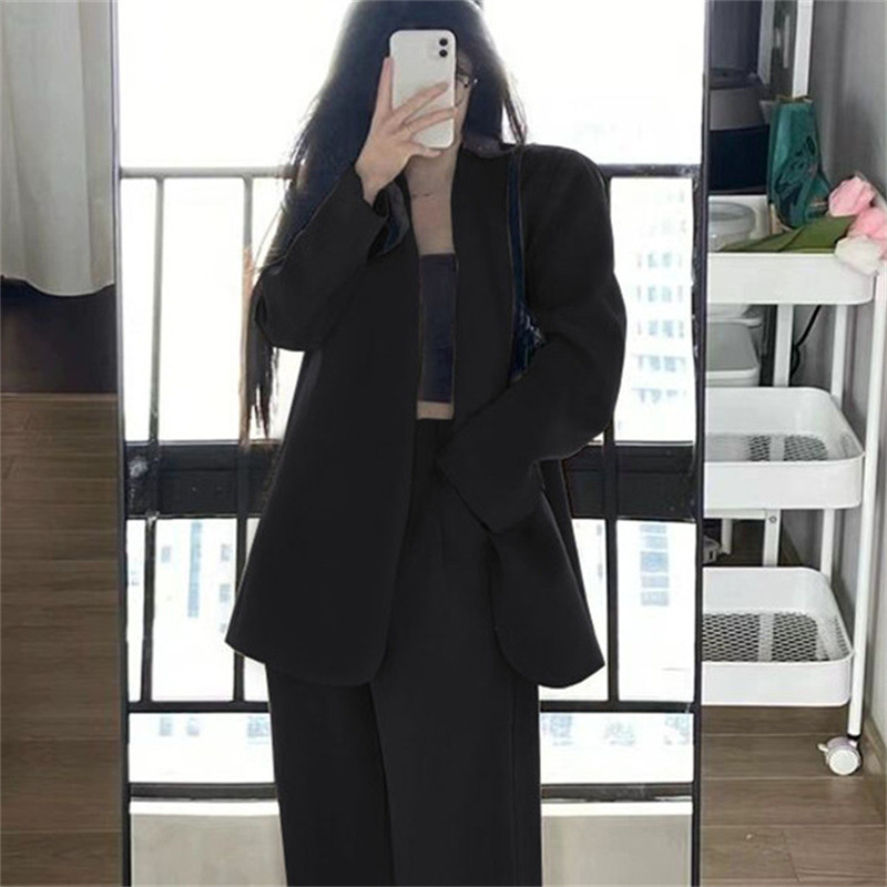 Suit jacket for women 2025 new spring design, niche casual suit temperament, black mini suit set Suit jacket for women 2025 new spring design, niche casual suit temperament, black mini suit set