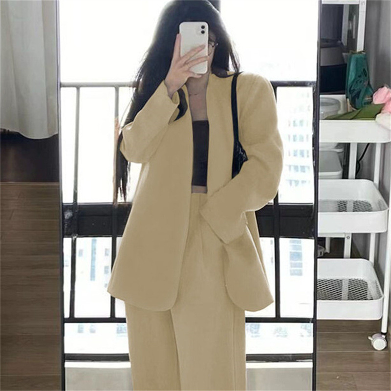 Suit jacket for women 2025 new spring design, niche casual suit temperament, black mini suit set Suit jacket for women 2025 new spring design, niche casual suit temperament, black mini suit set