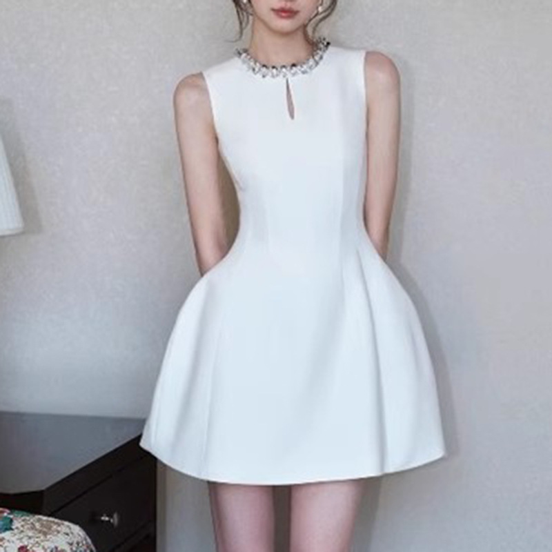 Australian fashion show style socialite style short skirt 2025 new round neck diamond studded sleeveless high-end waist cinching dress for women Australian fashion show style socialite style short skirt 2025 new round neck diamond studded sleeveless high-end waist cinching dress for women
