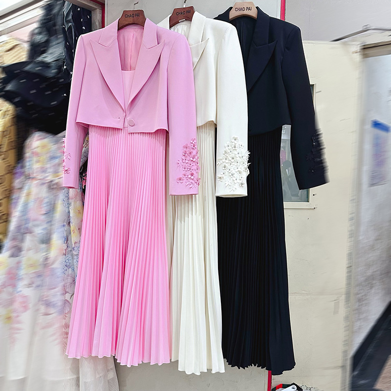 Thirteen Rows Australian niche aura three-dimensional flower heavy industry coat+pleated camisole dress set A1 # 1012