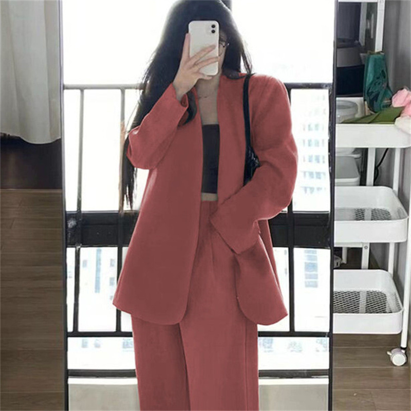 Suit jacket for women 2025 new spring design, niche casual suit temperament, black mini suit set Suit jacket for women 2025 new spring design, niche casual suit temperament, black mini suit set