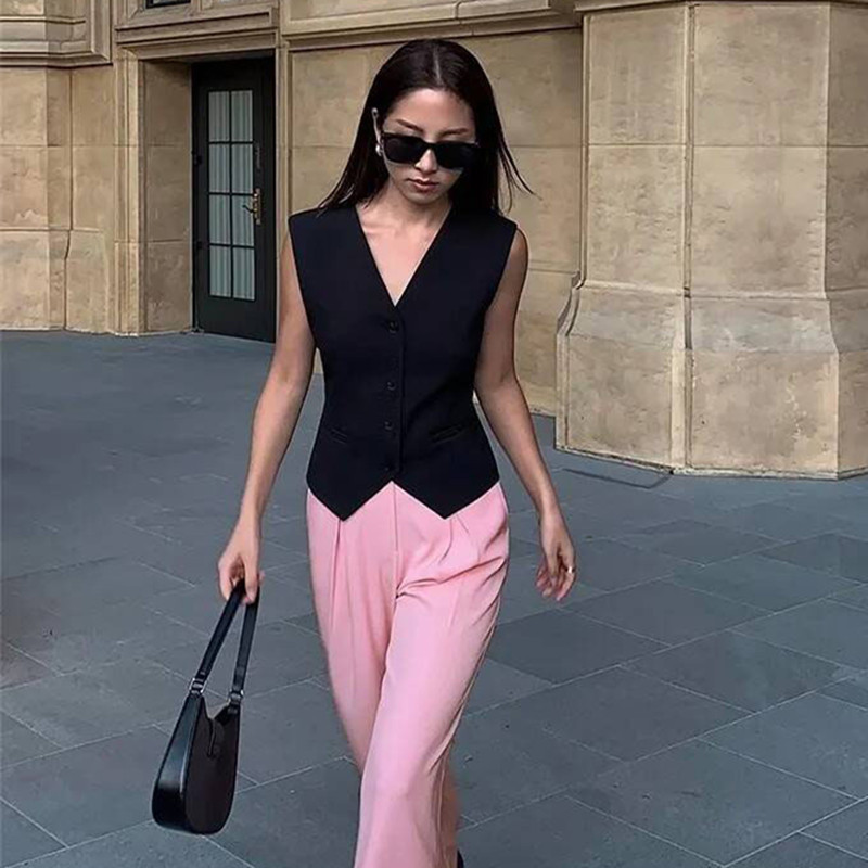 Black V-neck small suit, vest, women's outfit, retro short style, stacked fashion vest, vest, vest, vest, vest, sleeveless, camisole top Black V-neck small suit, vest, women's outfit, retro short style, stacked fashion vest, vest, vest, vest, vest, sleeveless, camisole top