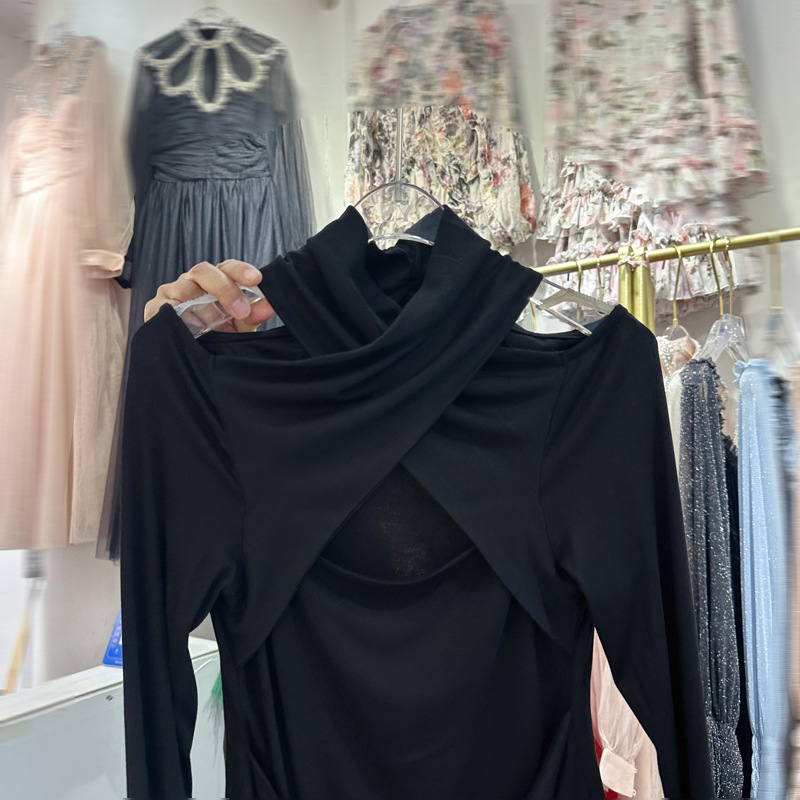 Thirteen line cross golden ball decoration base shirt hanging neck top off shoulder sexy one shoulder long sleeved T-shirt A3 # 2275 Thirteen line cross golden ball decoration base shirt hanging neck top off shoulder sexy one shoulder long sleeved T-shirt A3 # 2275