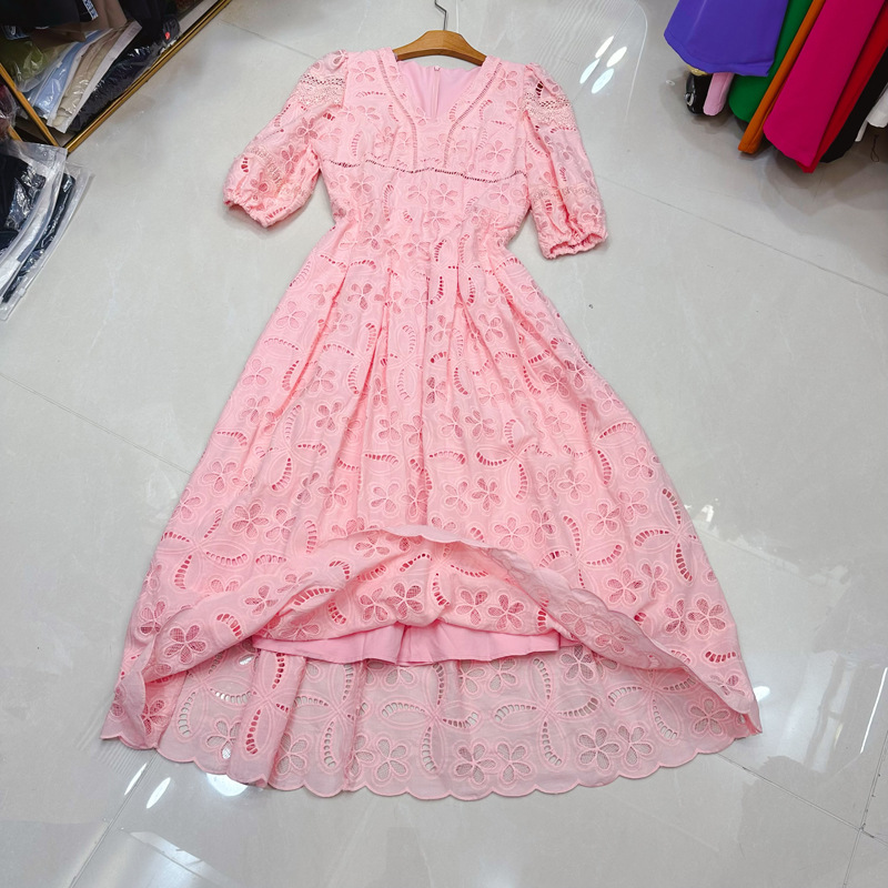 Thirteen line Australian niche embroidery hollow out design long skirt with bubble sleeves, waist cinched high waisted dress A2 # 8111 Thirteen line Australian niche embroidery hollow out design long skirt with bubble sleeves, waist cinched high waisted dress A2 # 8111