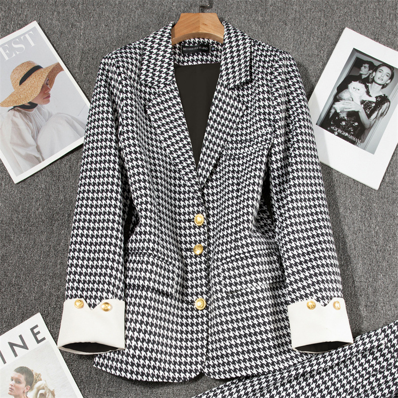White suit jacket for women, spring 2025 new style, casual temperament, socialite, high-end feeling, explosive street, trendy suit this year White suit jacket for women, spring 2025 new style, casual temperament, socialite, high-end feeling, explosive street, trendy suit this year