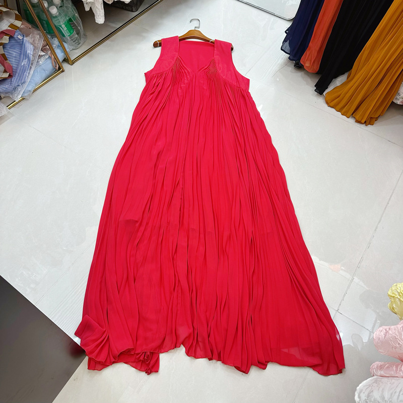 Thirteen line banquet socialite temperament sexy V-neck shoulder strap pleated skirt loose big swing dress long skirt C2 # 2573 Thirteen line banquet socialite temperament sexy V-neck shoulder strap pleated skirt loose big swing dress long skirt C2 # 2573