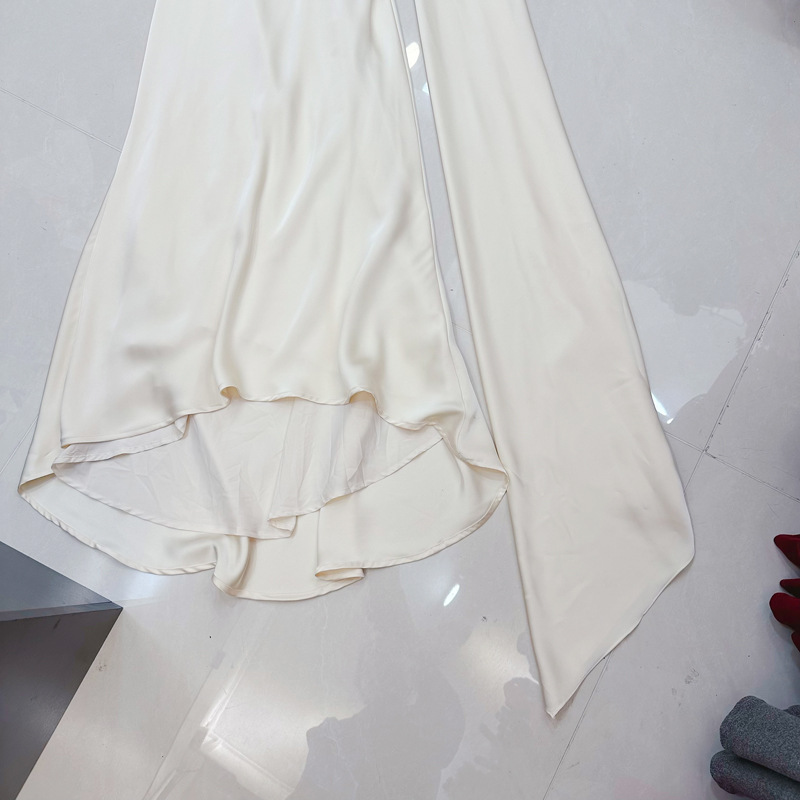 Thirteen Lines European and American Summer Satin Hanging Neck Dress Lazy socialite Style Sexy Backless Drifting Belt Long Dress C2 # 2590 Thirteen Lines European and American Summer Satin Hanging Neck Dress Lazy socialite Style Sexy Backless Drifting Belt Long Dress C2 # 2590