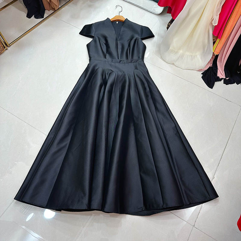 Thirteen line French Hepburn style V-neck cinched waist slimming A-line big hem dress A1 # 8582 Thirteen line French Hepburn style V-neck cinched waist slimming A-line big hem dress A1 # 8582