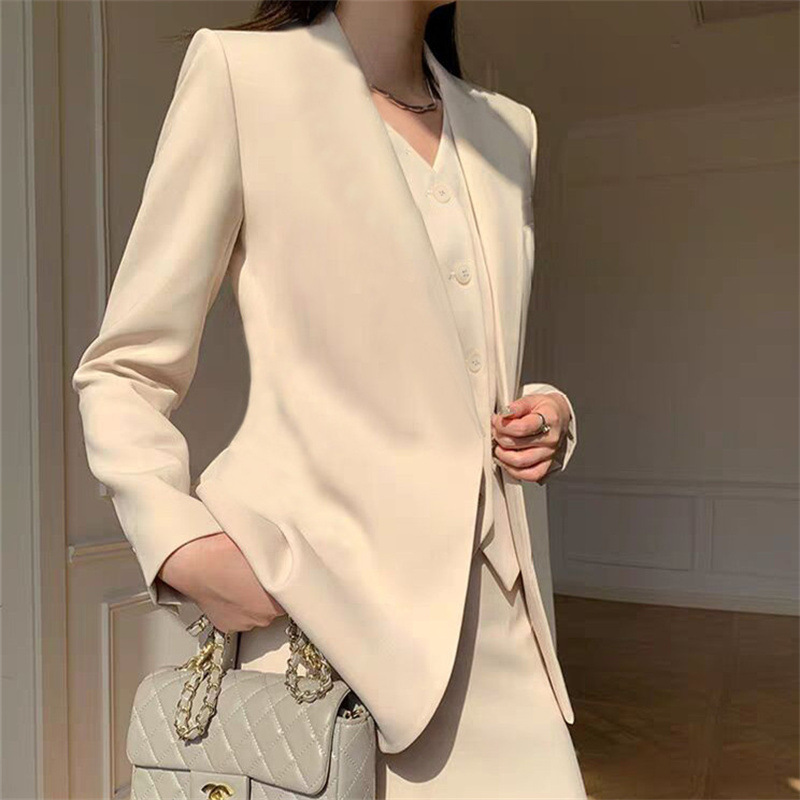 Large size suit set for women in spring and autumn, with a slim and loose fit, suitable for casual commuting, professional attire, and temperament. Two piece suit for women Large size suit set for women in spring and autumn, with a slim and loose fit, suitable for casual commuting, professional attire, and temperament. Two piece suit for women