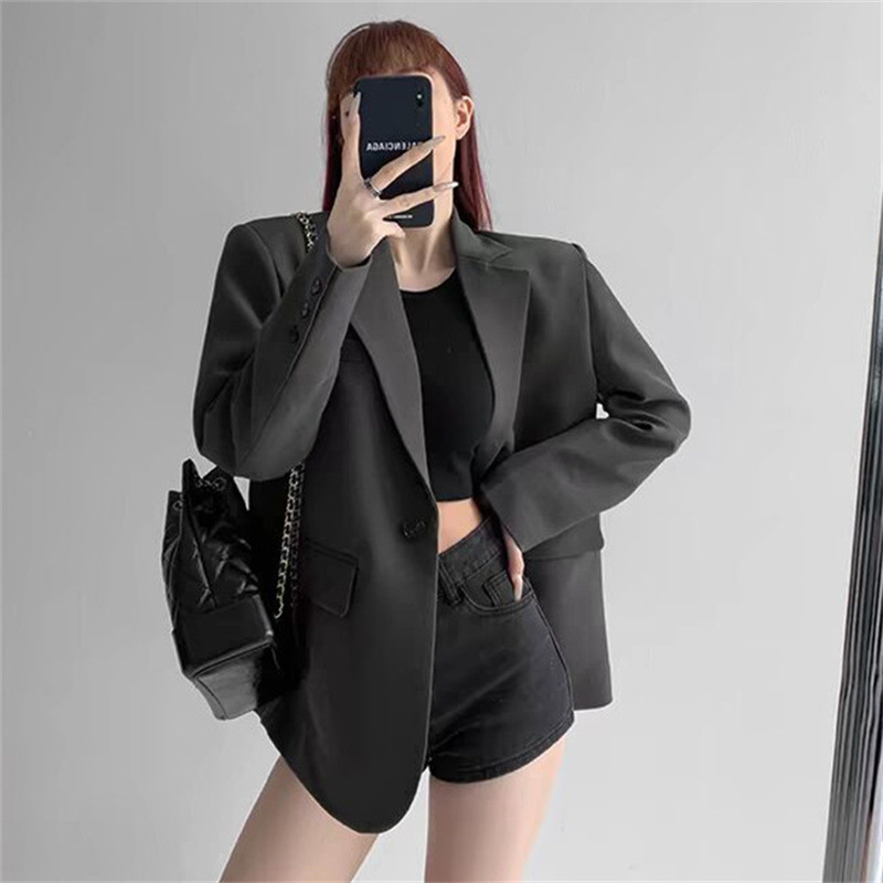 Grey small suit jacket for women in Spring and Autumn 2025, new small and high-end design, niche casual short suit Grey small suit jacket for women in Spring and Autumn 2025, new small and high-end design, niche casual short suit