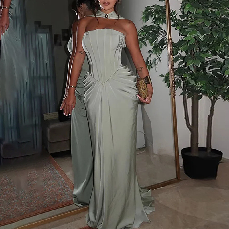 Light and mature style dress, 2025 autumn new style, hanging neck, fishbone, strapless, pleated, slim fit, long skirt for women