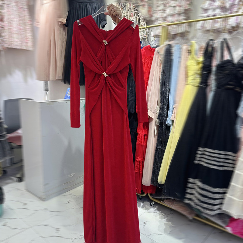 Thirteen line Vietnamese sexy slimming off off shoulder bottom long skirt women's metal buckle knitted long sleeved dress F1 # 6913 Thirteen line Vietnamese sexy slimming off off shoulder bottom long skirt women's metal buckle knitted long sleeved dress F1 # 6913