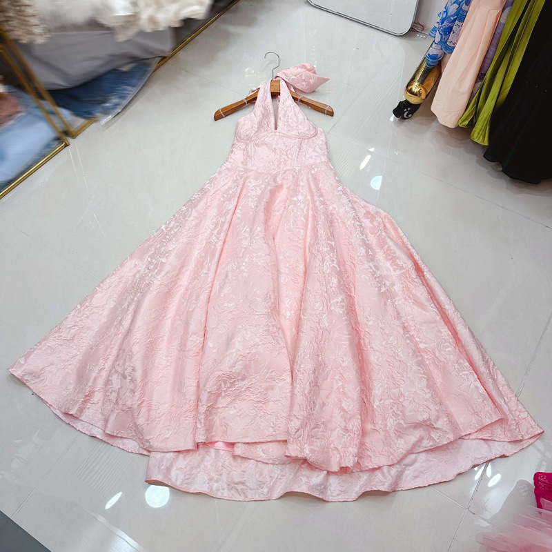 Thirteen lines Australian French niche sexy hanging neck backless lace up waist fish bone dress long skirt A1 # 8008 Thirteen lines Australian French niche sexy hanging neck backless lace up waist fish bone dress long skirt A1 # 8008