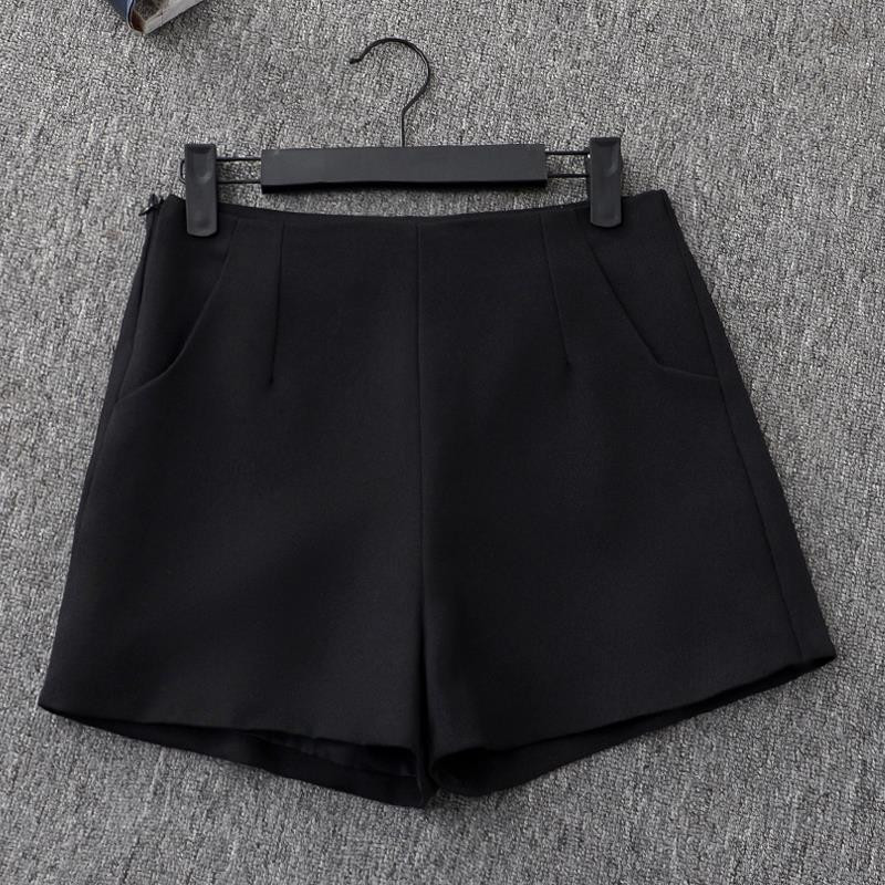 Spring/summer shorts for women, high waisted A-line oversized black, autumn thin, casual base, spring loose wide leg pants Spring/summer shorts for women, high waisted A-line oversized black, autumn thin, casual base, spring loose wide leg pants
