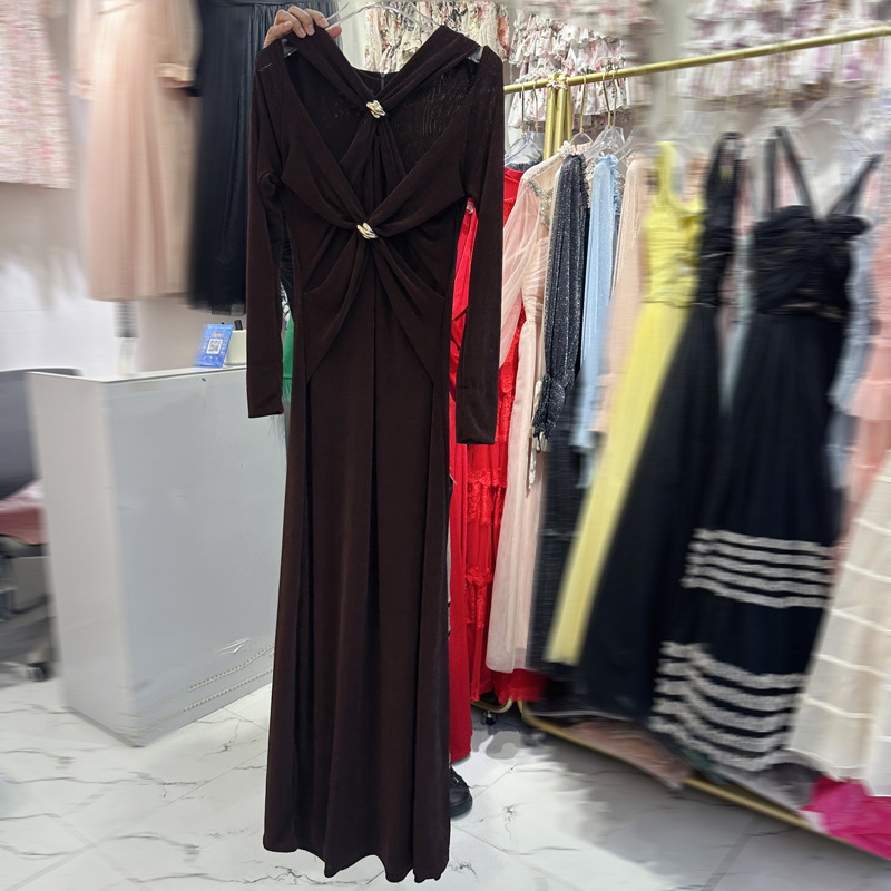 Thirteen line Vietnamese sexy slimming off off shoulder bottom long skirt women's metal buckle knitted long sleeved dress F1 # 6913 Thirteen line Vietnamese sexy slimming off off shoulder bottom long skirt women's metal buckle knitted long sleeved dress F1 # 6913