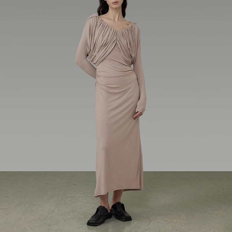 Tea break style high-end atmosphere long skirt 2025 autumn new fashion long sleeved pleated design cinched waist slimming dress