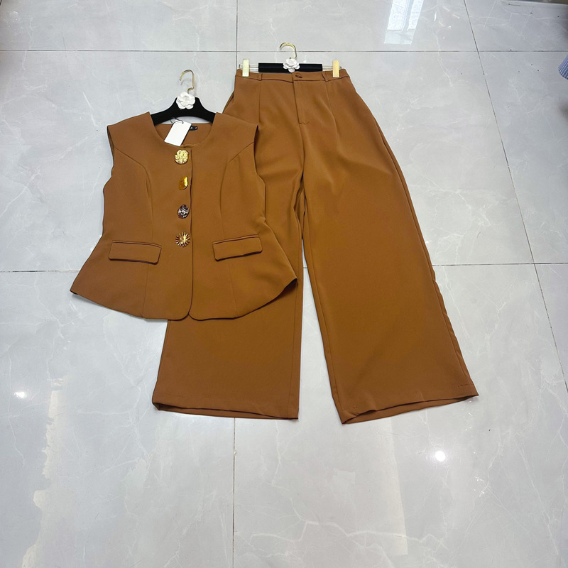 Thirteen Rows European Products New High end Style Big Button Waist Vest Set Wide Leg Pants Age Reducing Set C1 # 2116 Thirteen Rows European Products New High end Style Big Button Waist Vest Set Wide Leg Pants Age Reducing Set C1 # 2116