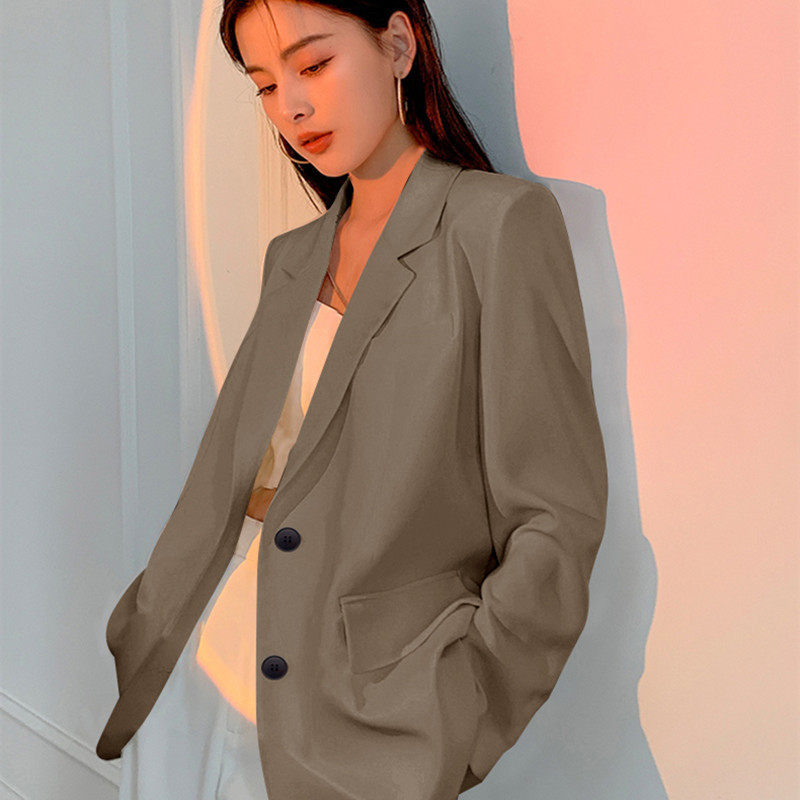 White suit jacket for women with a sense of luxury in spring and autumn, thin Korean version, loose design, niche long sleeved casual small suit White suit jacket for women with a sense of luxury in spring and autumn, thin Korean version, loose design, niche long sleeved casual small suit
