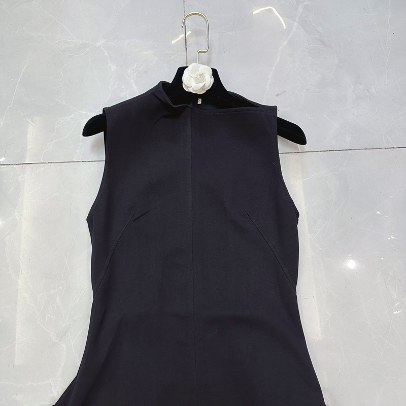 Thirteen elements retro style slanted neck sleeveless pleated metal buckle decoration irregular niche dress C1 # 1985 Thirteen elements retro style slanted neck sleeveless pleated metal buckle decoration irregular niche dress C1 # 1985