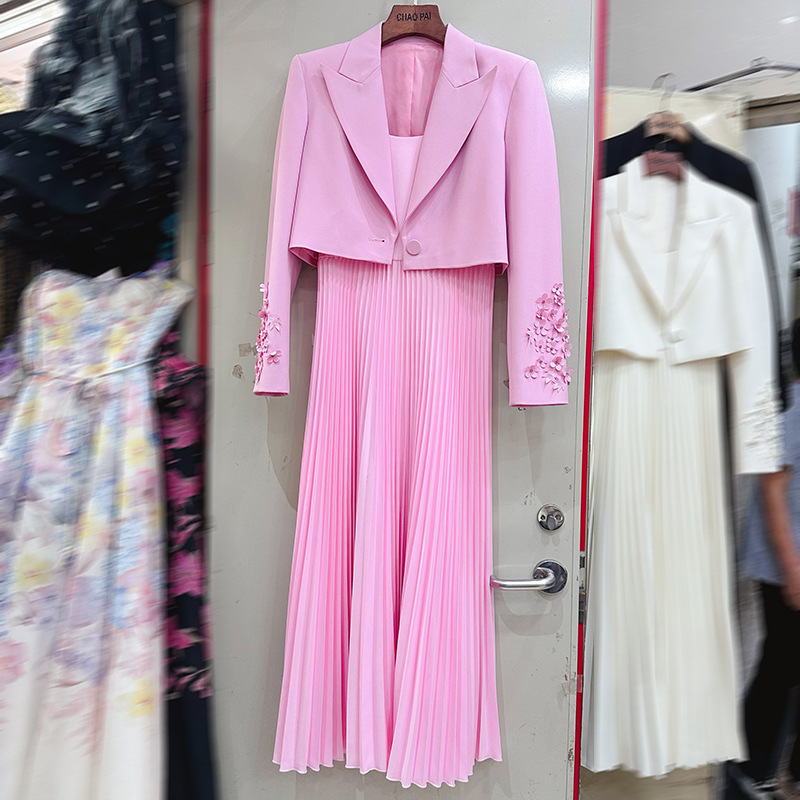 Thirteen Rows Australian niche aura three-dimensional flower heavy industry coat+pleated camisole dress set A1 # 1012 Thirteen Rows Australian niche aura three-dimensional flower heavy industry coat+pleated camisole dress set A1 # 1012