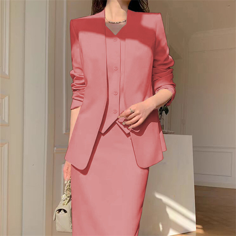 Large size suit set for women in spring and autumn, with a slim and loose fit, suitable for casual commuting, professional attire, and temperament. Two piece suit for women Large size suit set for women in spring and autumn, with a slim and loose fit, suitable for casual commuting, professional attire, and temperament. Two piece suit for women