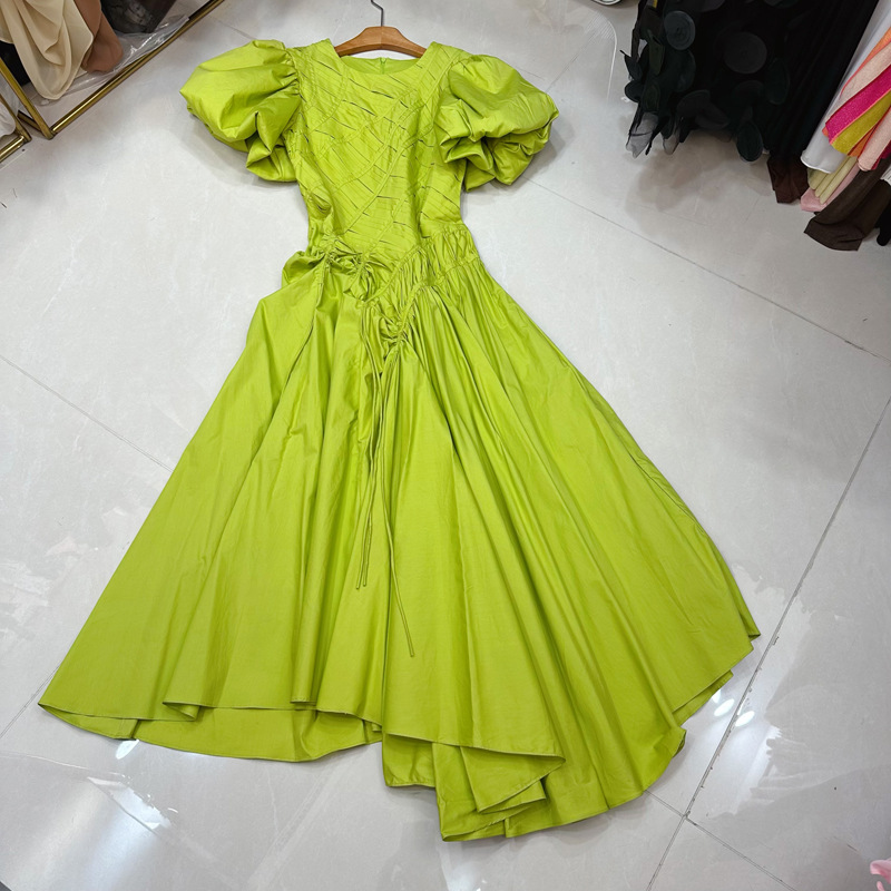 Thirteen line retro bubble sleeve pleated irregular hem long skirt round neck green white dress A2 # 8516 Thirteen line retro bubble sleeve pleated irregular hem long skirt round neck green white dress A2 # 8516