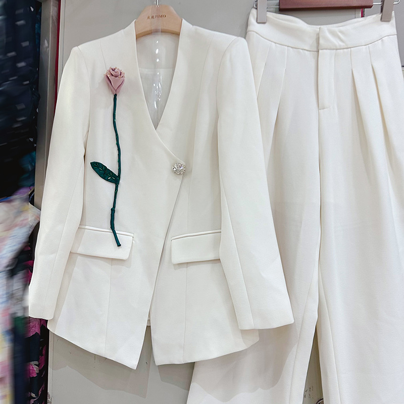 Thirteen line high-end light luxury suit design with three-dimensional floral long sleeved jacket+wide leg pants set A1 # 1025 Thirteen line high-end light luxury suit design with three-dimensional floral long sleeved jacket+wide leg pants set A1 # 1025