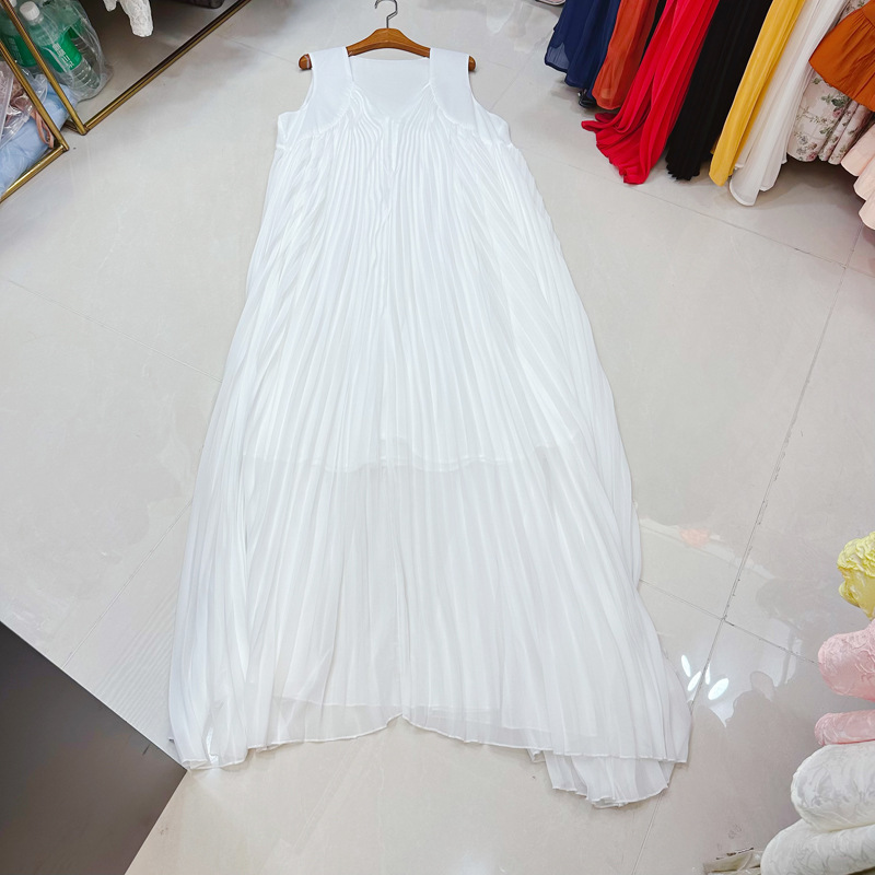 Thirteen line banquet socialite temperament sexy V-neck shoulder strap pleated skirt loose big swing dress long skirt C2 # 2573 Thirteen line banquet socialite temperament sexy V-neck shoulder strap pleated skirt loose big swing dress long skirt C2 # 2573