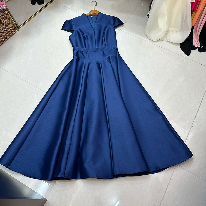 Thirteen line French Hepburn style V-neck cinched waist slimming A-line big hem dress A1 # 8582 Thirteen line French Hepburn style V-neck cinched waist slimming A-line big hem dress A1 # 8582