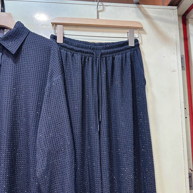 Thirteen Rows Winter New Fashionable Light Mature Heavy duty Full Diamond Shirt+Drawstring Straight Pants Set D1 # 5906 Thirteen Rows Winter New Fashionable Light Mature Heavy duty Full Diamond Shirt+Drawstring Straight Pants Set D1 # 5906