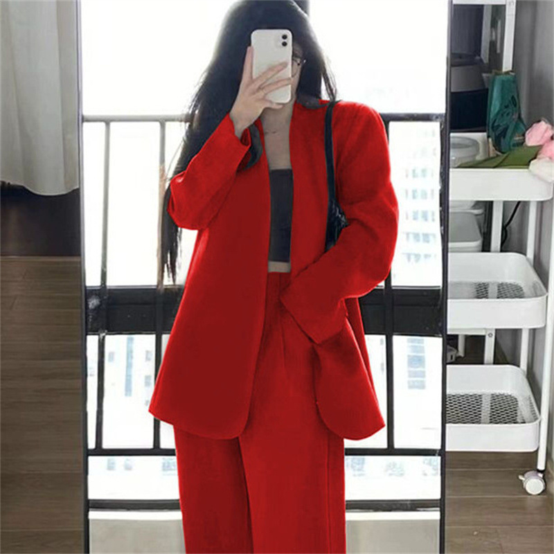 Suit jacket for women 2025 new spring design, niche casual suit temperament, black mini suit set Suit jacket for women 2025 new spring design, niche casual suit temperament, black mini suit set