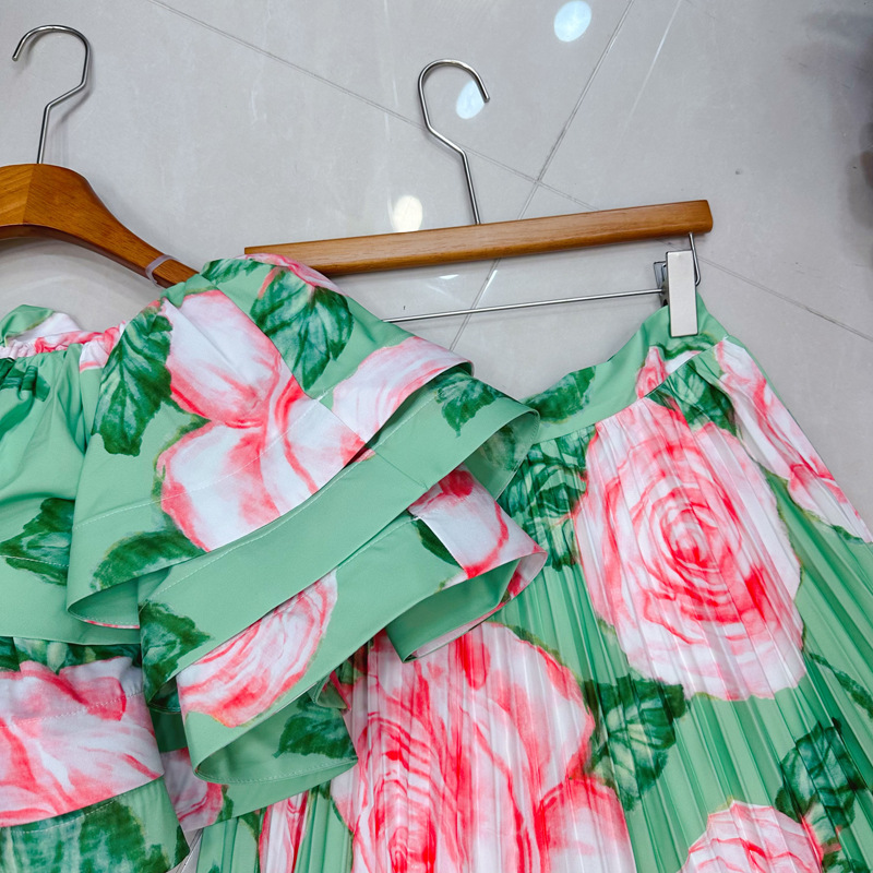 Thirteen line Australian niche print one neck layered pullover+pleated skirt set A2 # 8504 Thirteen line Australian niche print one neck layered pullover+pleated skirt set A2 # 8504