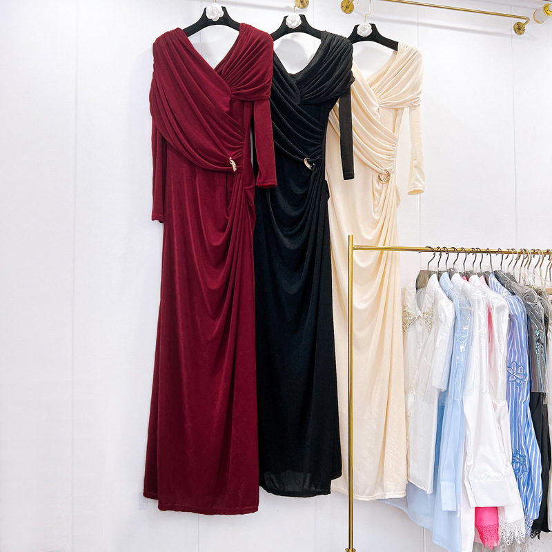 Thirteen element spring European and American socialite style V-neck long sleeved design cross slimming and slimming metal buckle dress A3 # 5540