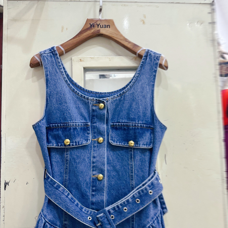 Thirteen Rows Australia's niche high-end new French waist cinched denim sleeveless camisole dress short skirt C1 # 1676 Thirteen Rows Australia's niche high-end new French waist cinched denim sleeveless camisole dress short skirt C1 # 1676