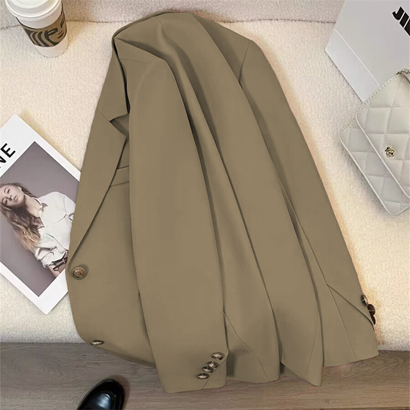 New khaki suit jacket for autumn 2025, women's retro British style, high-end design, versatile small suit New khaki suit jacket for autumn 2025, women's retro British style, high-end design, versatile small suit